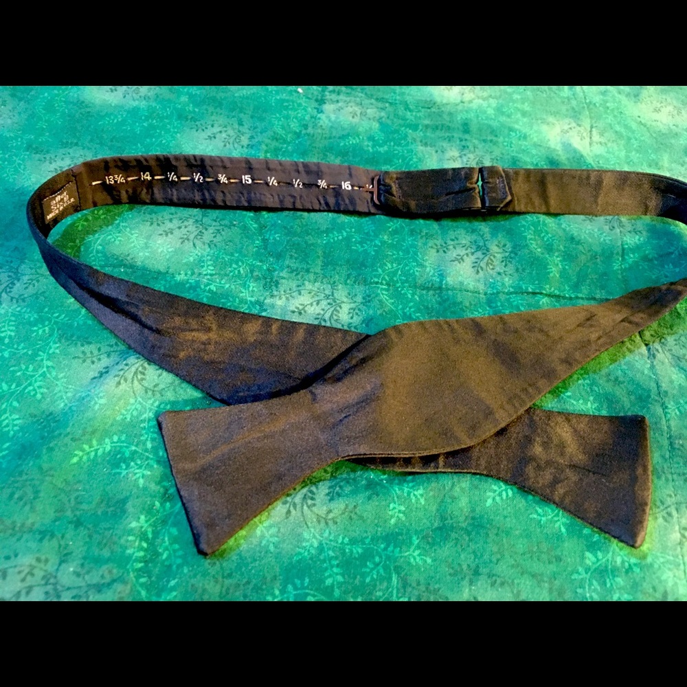 Bow tie